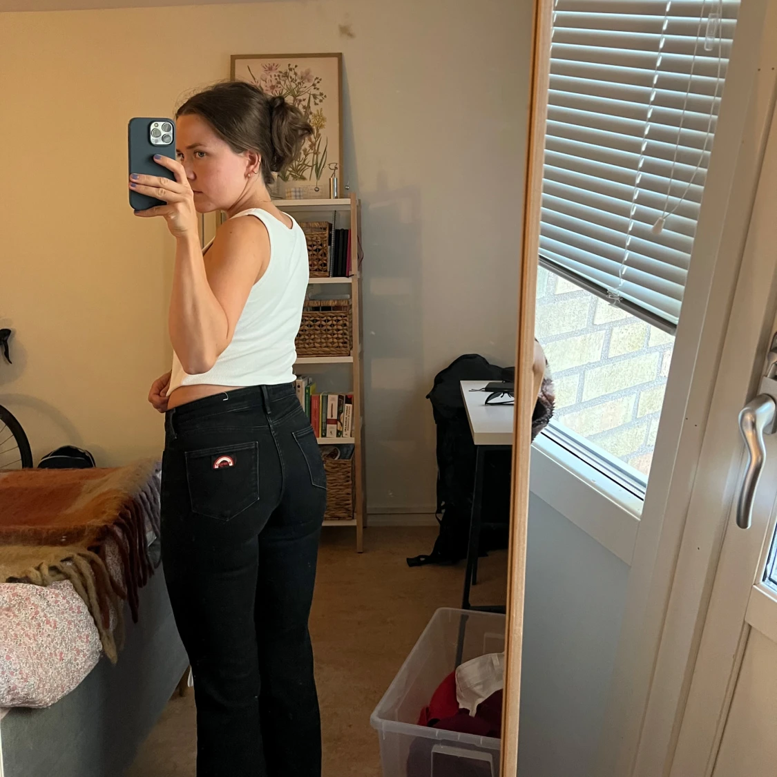 Svarta bootcut jeans från Wrangler - 3