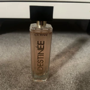 La Rive Destinée parfym 50ml - Parfym, knappt använd alls 
