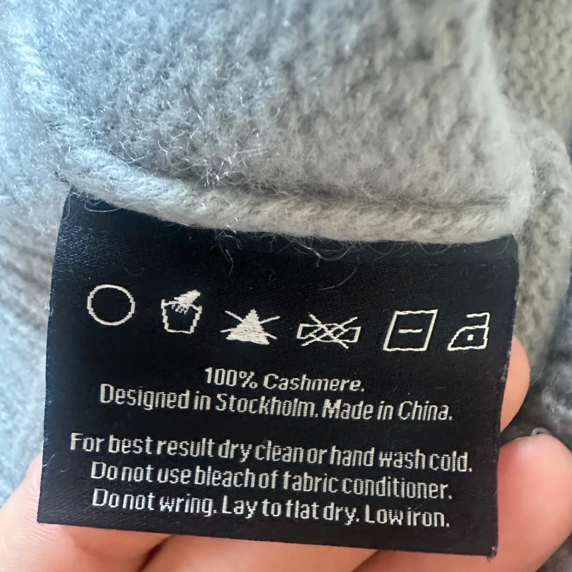 Grå kashmirtröja från Lisa Yang - 1