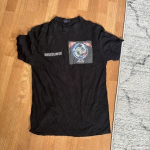 Deep Purple svart band-tshirt - Svart t-shirt med tryck från Deep Purple, både fram och bak.