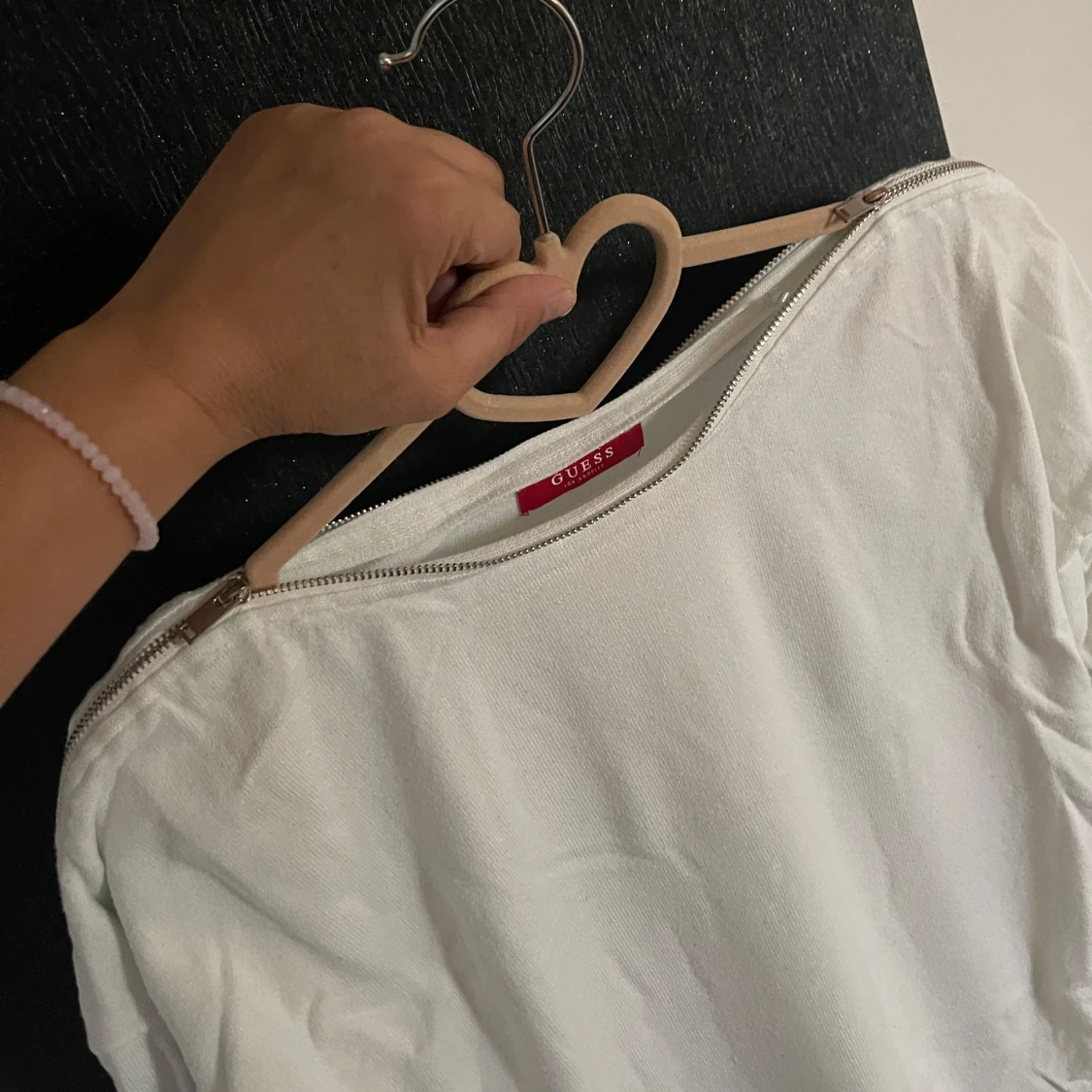 Vit långärmad tröja från Guess - 3