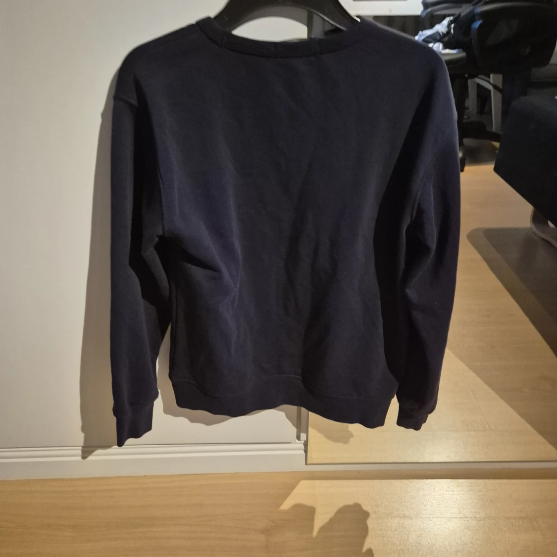 Mörkblå sweatshirt från Replay - 1