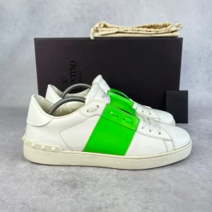 Valentino open sneaker - –  Condition: 9/10  –  What is inlcuded: Dustbag and card  –  Retail price: 7280