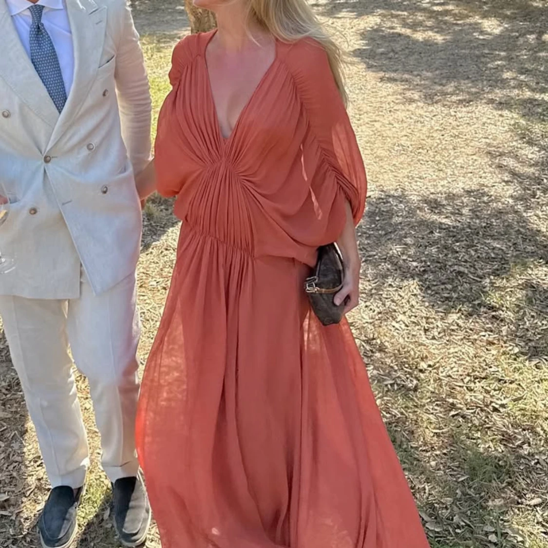 SÖKER!!!! Zara klänning