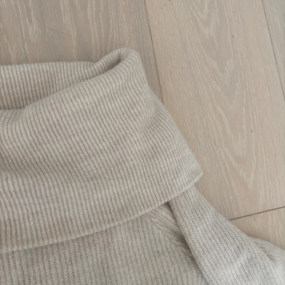 Off shoulder tröja  - 1