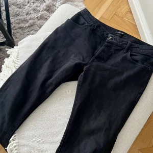 NEUW LOU JEANS SLIM 33/34 - Slim fit jeans från Neuw, samma passform som dondup george 