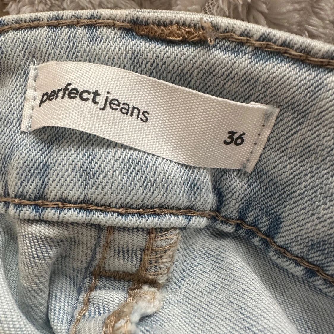 Ljusblå jeans från Gina, strl 36 - 2