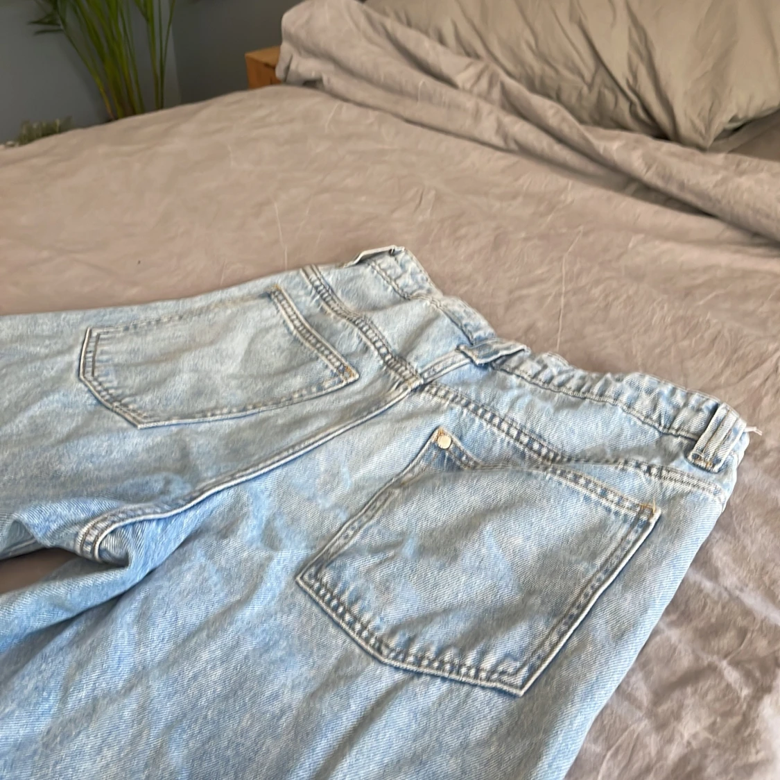 Baggy ljusblå jeans från H&M - 2