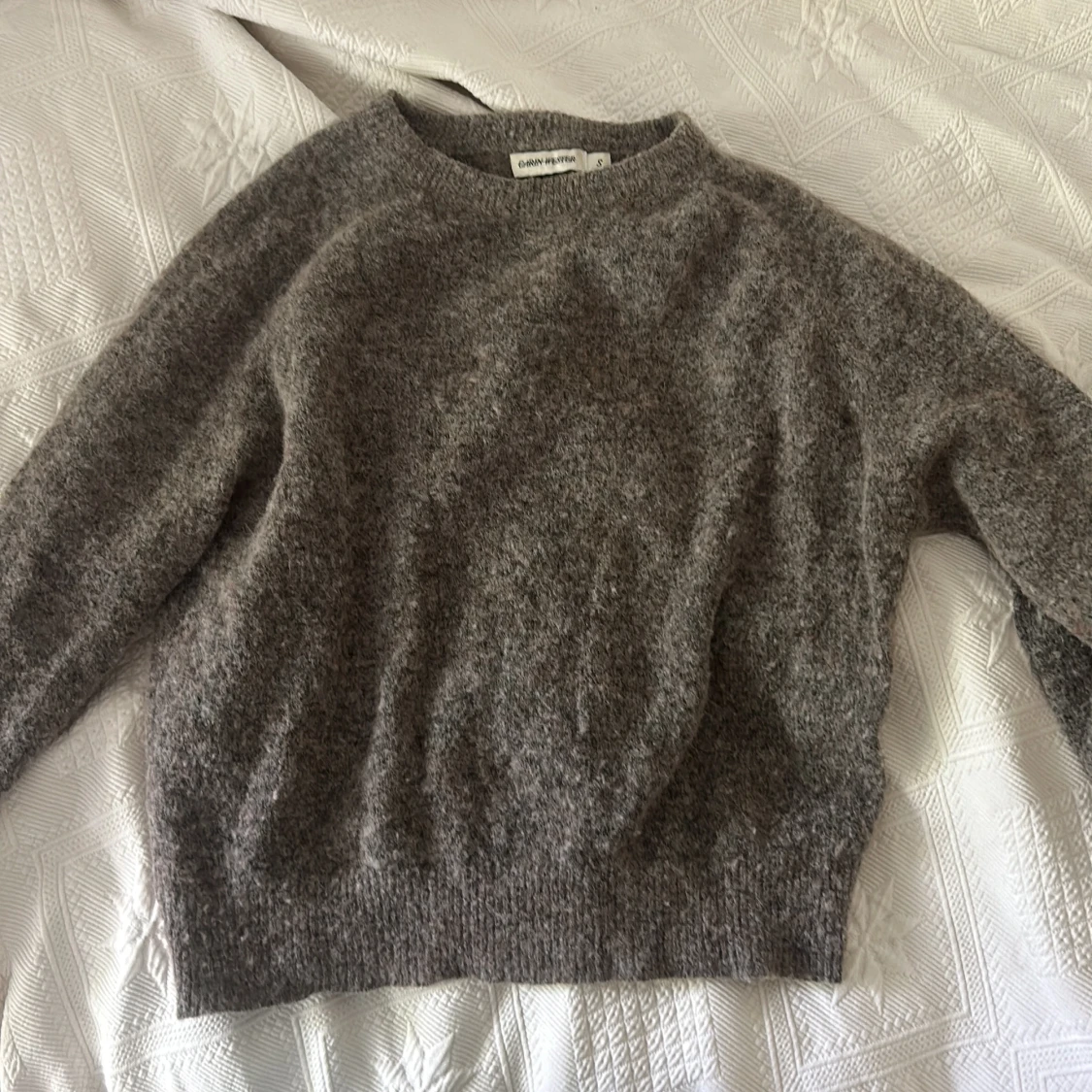 Grå stickad tröja i alpacka ull  - 1