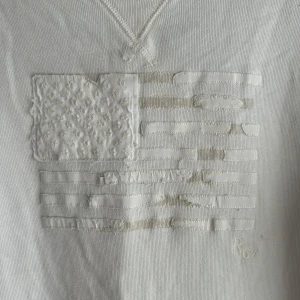 Ralph Lauren USA tröja - Fint skick men har fläckar, kolla på bild 3. Nypris 3000kr. XL barnstorlek/S i vanlig storlek. Ovanlig och snygg. Skriv! 🤝