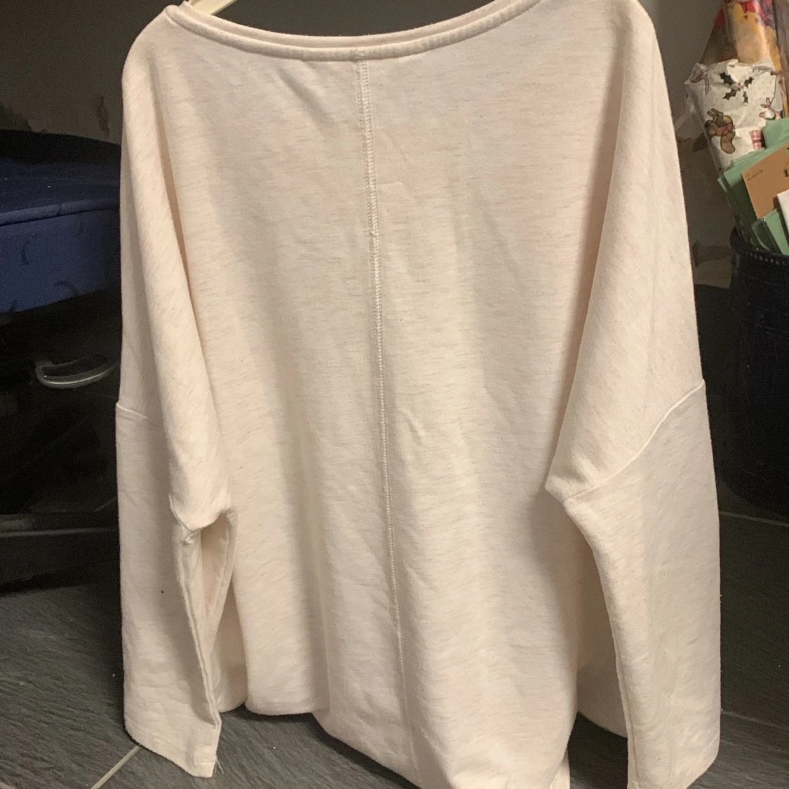 Ljusbeige oversized tröja från H&M - 4