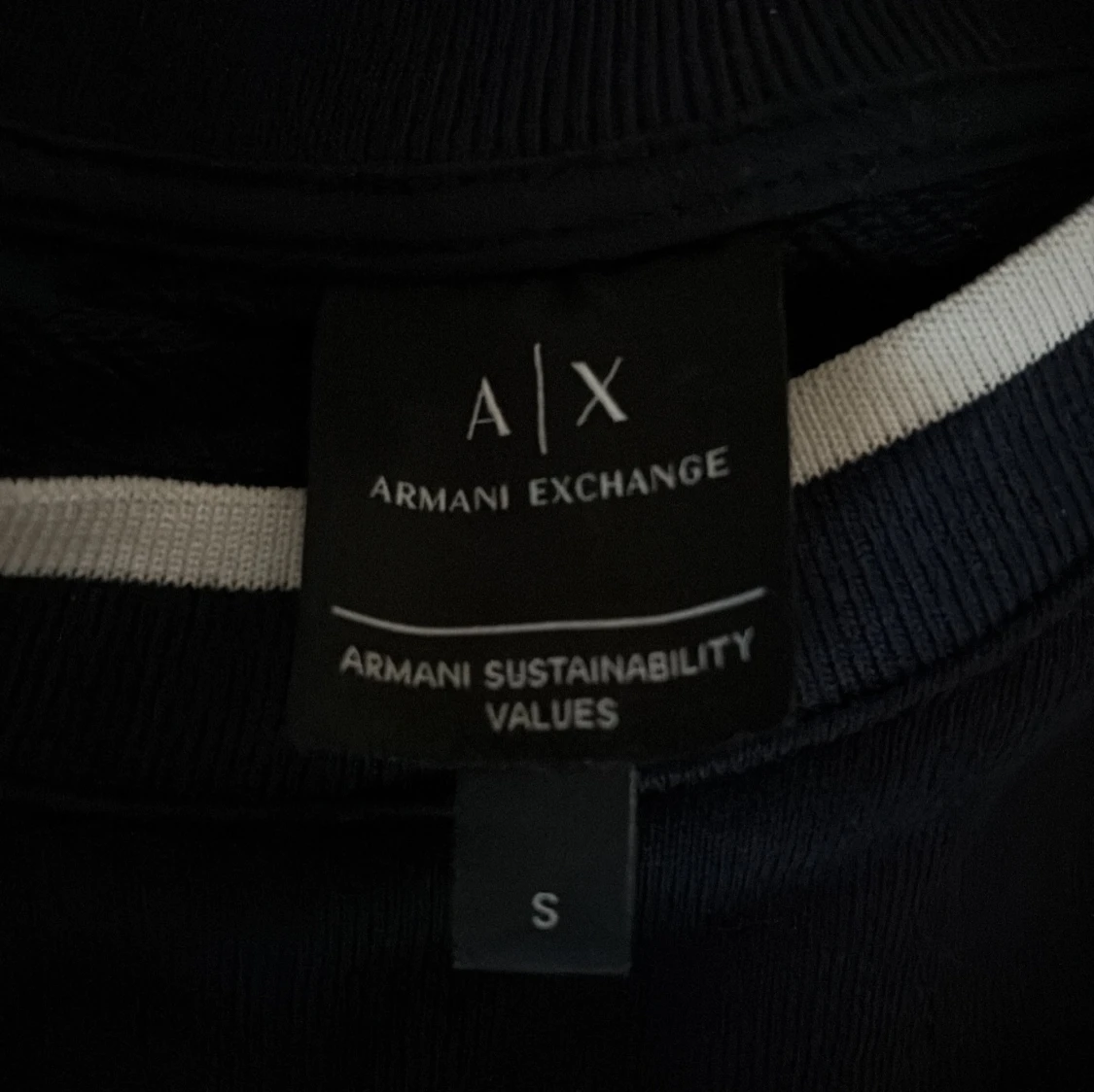 Mörkblå sweatshirt från Armani Exchange - 1