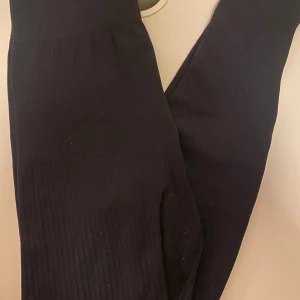 Tränings thighs  - Använda sparsamt, men fortfarande fint skick! Skriv för fler bilder eller funderingar🌸