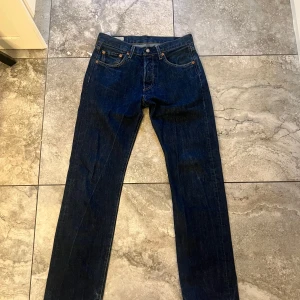 Levi's 501 28/32 - Levi’s 501 i hyfsat skick storlek 28/32