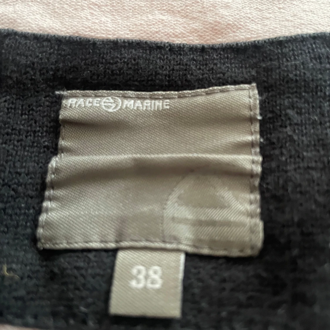 Svart och ljusrosa randig kofta från Race Marine - 1