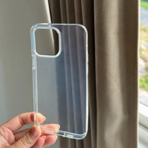 Iphone skal - Iphone skal för iphone 14 pro max, kanske även passar annan mobil. Har några små repor pga legat i en låda men ej använt🤍