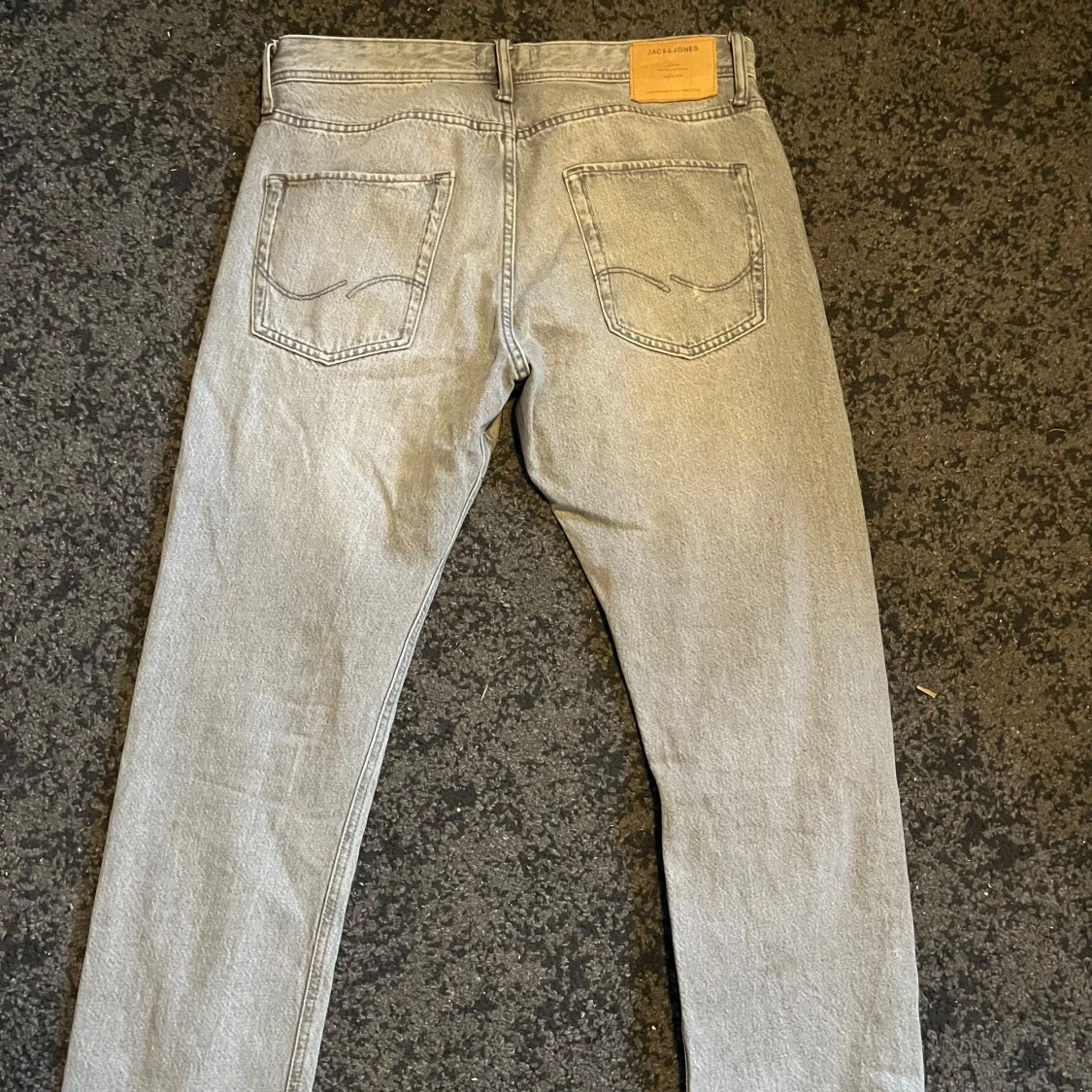 Grå jeans från Jack & Jones - 1