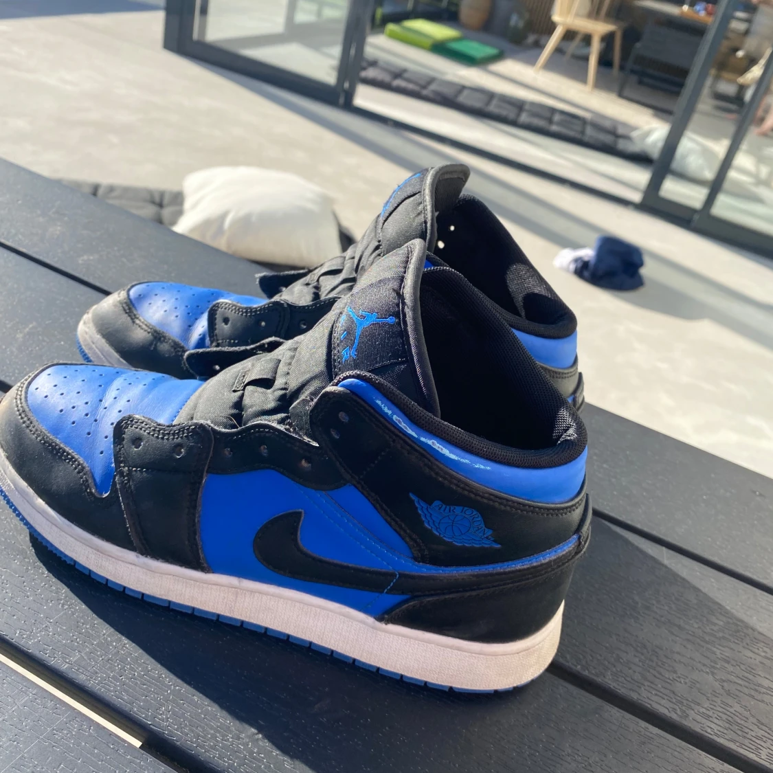 Svart och blå Nike Air Jordans - 2