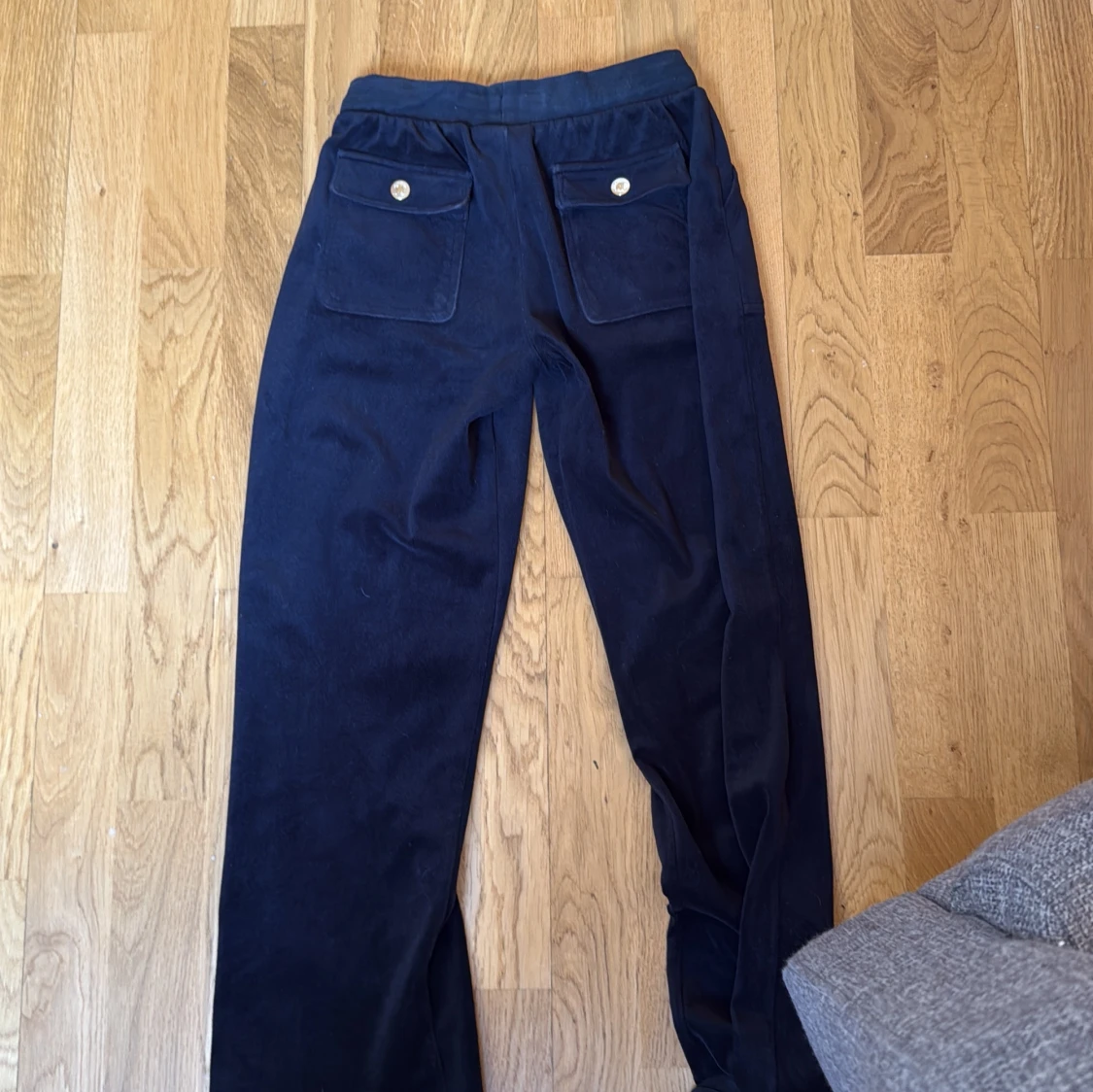 Svarta byxor från Juicy Couture - 2