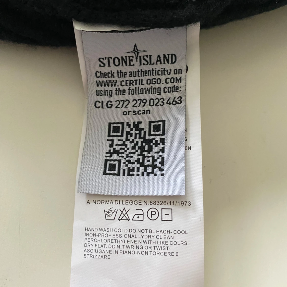 Svart mössa från Stone Island - 2