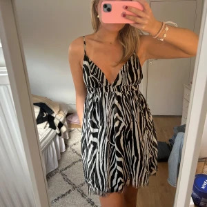 Mini klänning - Cool zebra klänning!!