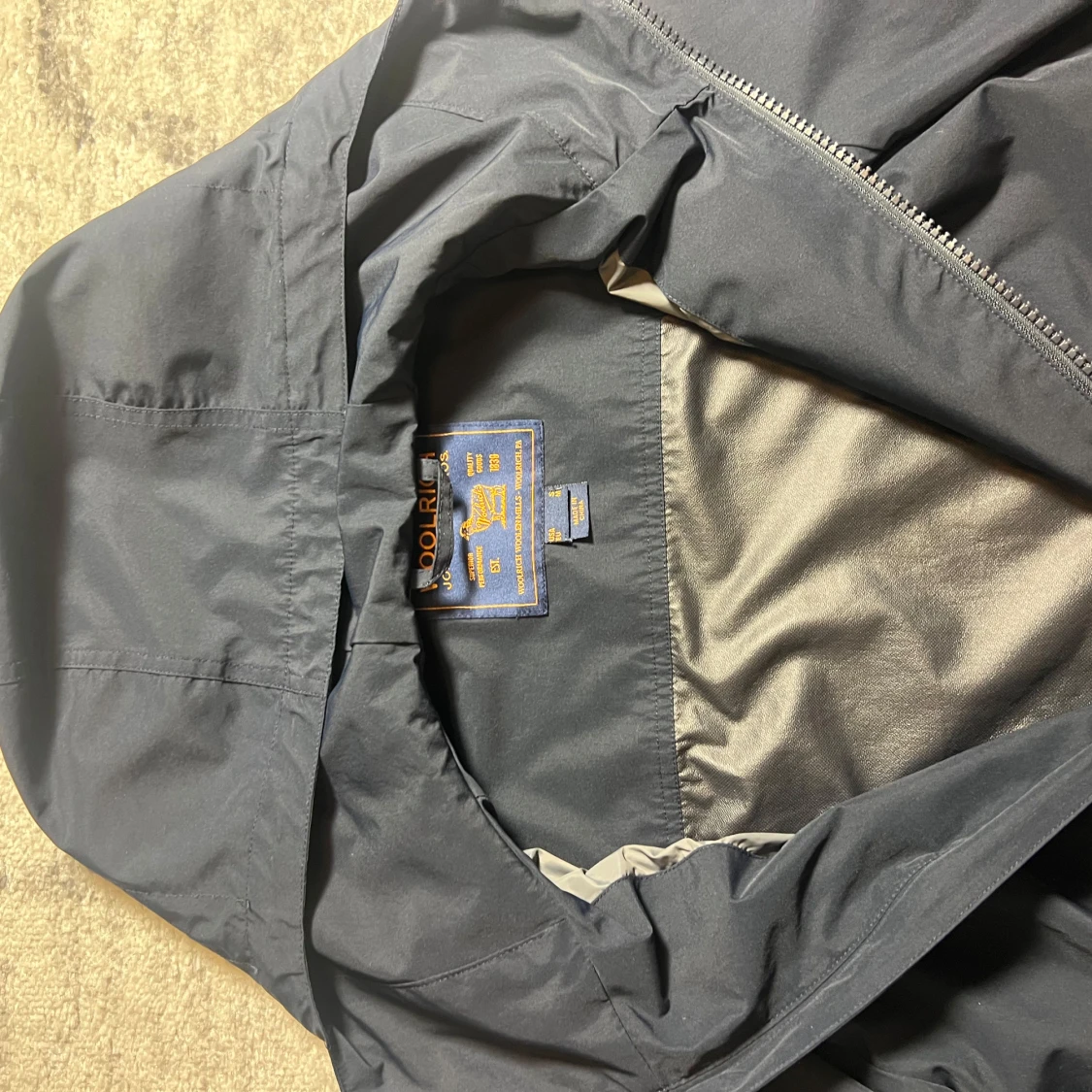 Mörkblå vindjacka från Woolrich - 2