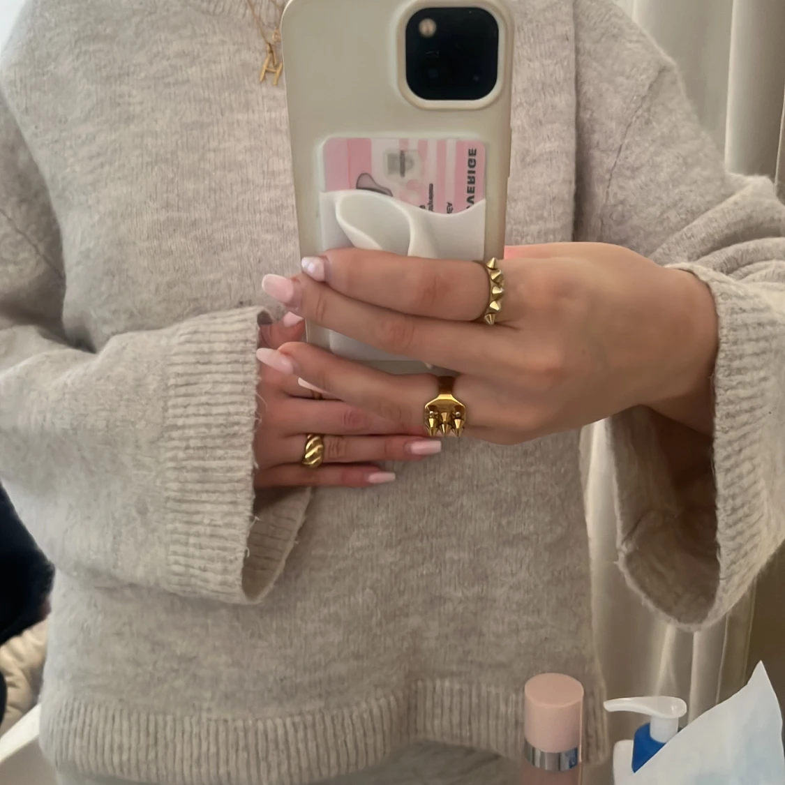 Beige stickad tröja