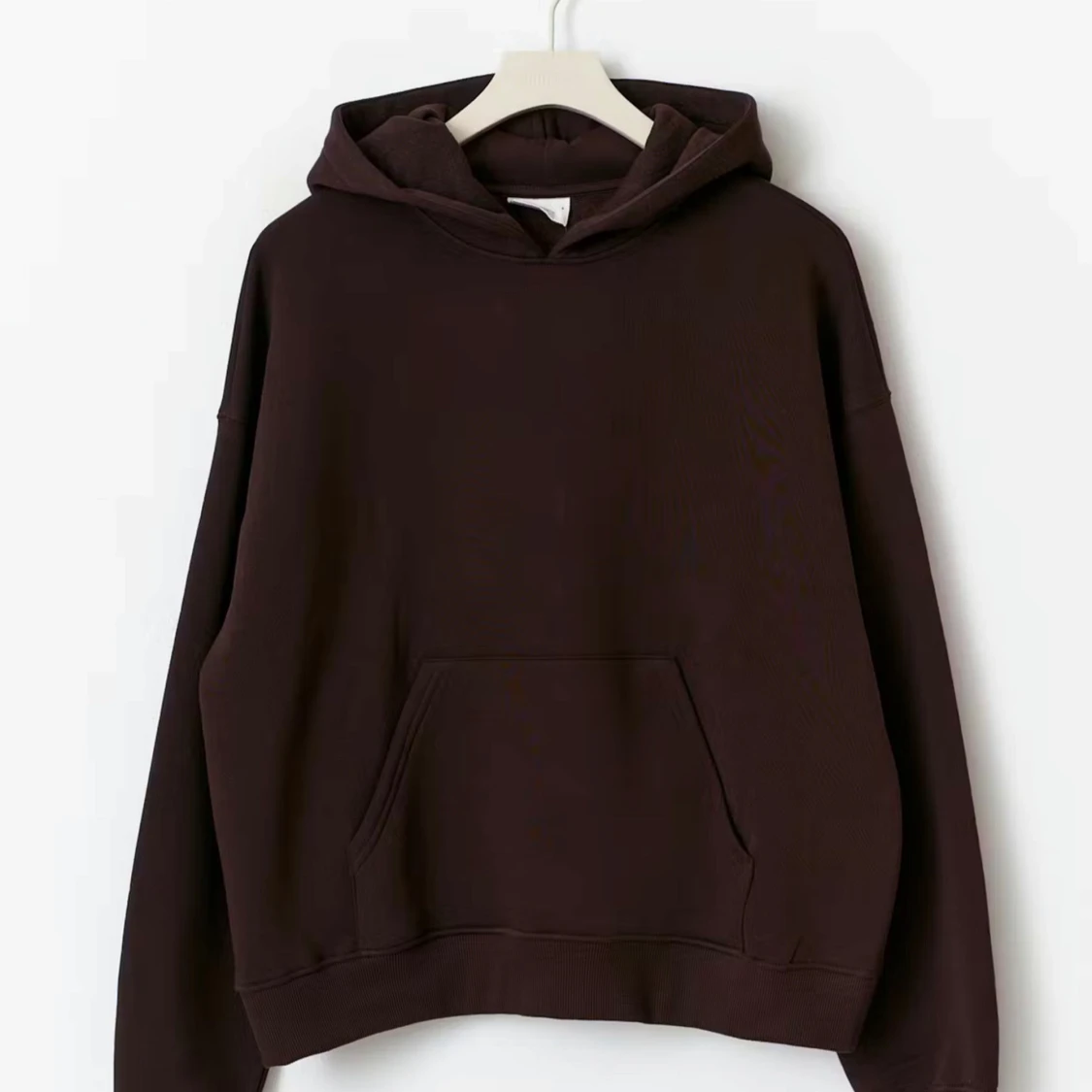 Mörkbrun hoodie med huva