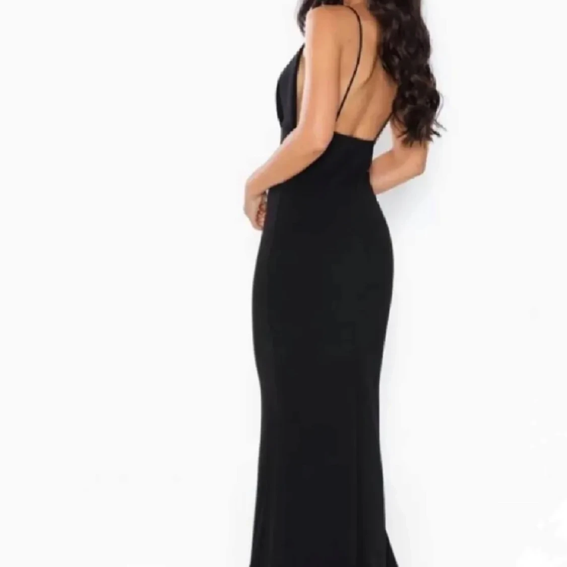 Svart långklänning med släp - 2