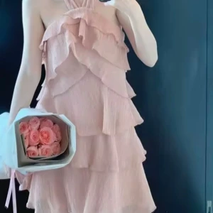 Volangklänning i rosa eller vitt - Finns 2 färg        399 kr för 1 eller 560 kr  för 2st                     Längd 71 cm