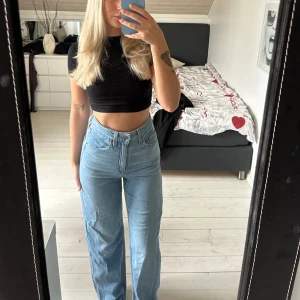 Jeans levis - Högmidjade jeans från Levis. Storlek 24/31