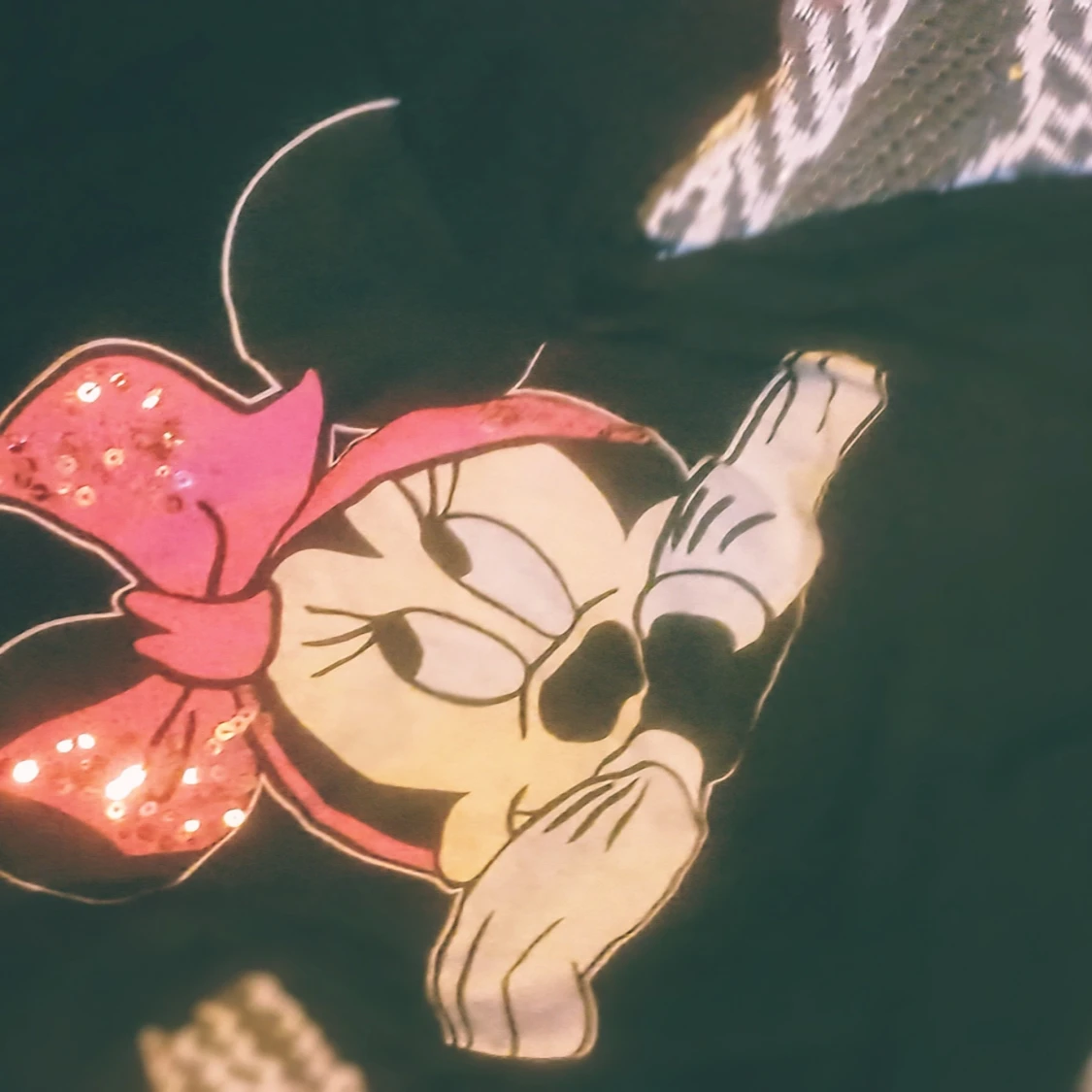 Svart t-shirt med Minnie Mouse-motiv - 3