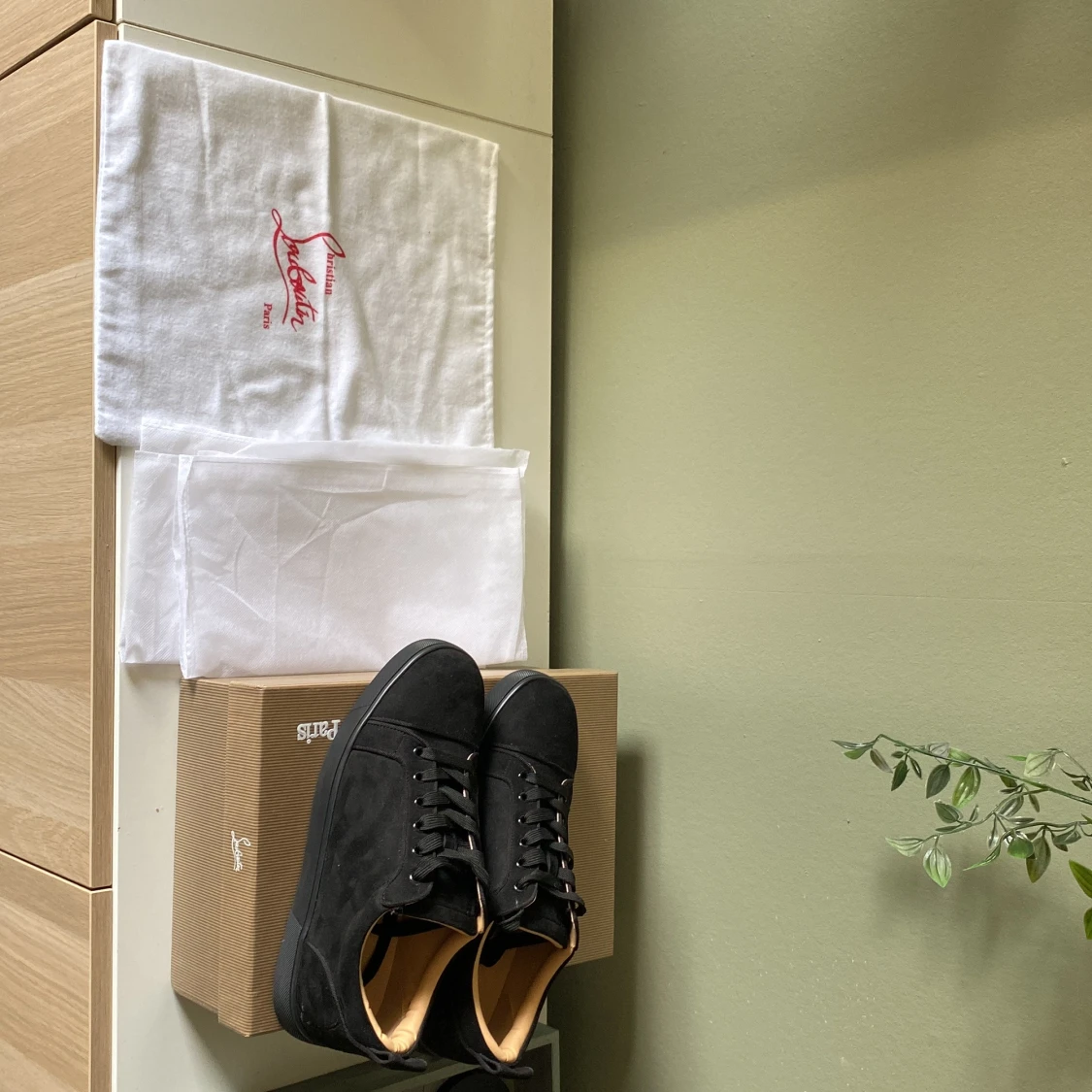 Svarta sneakers från Louboutin - 3