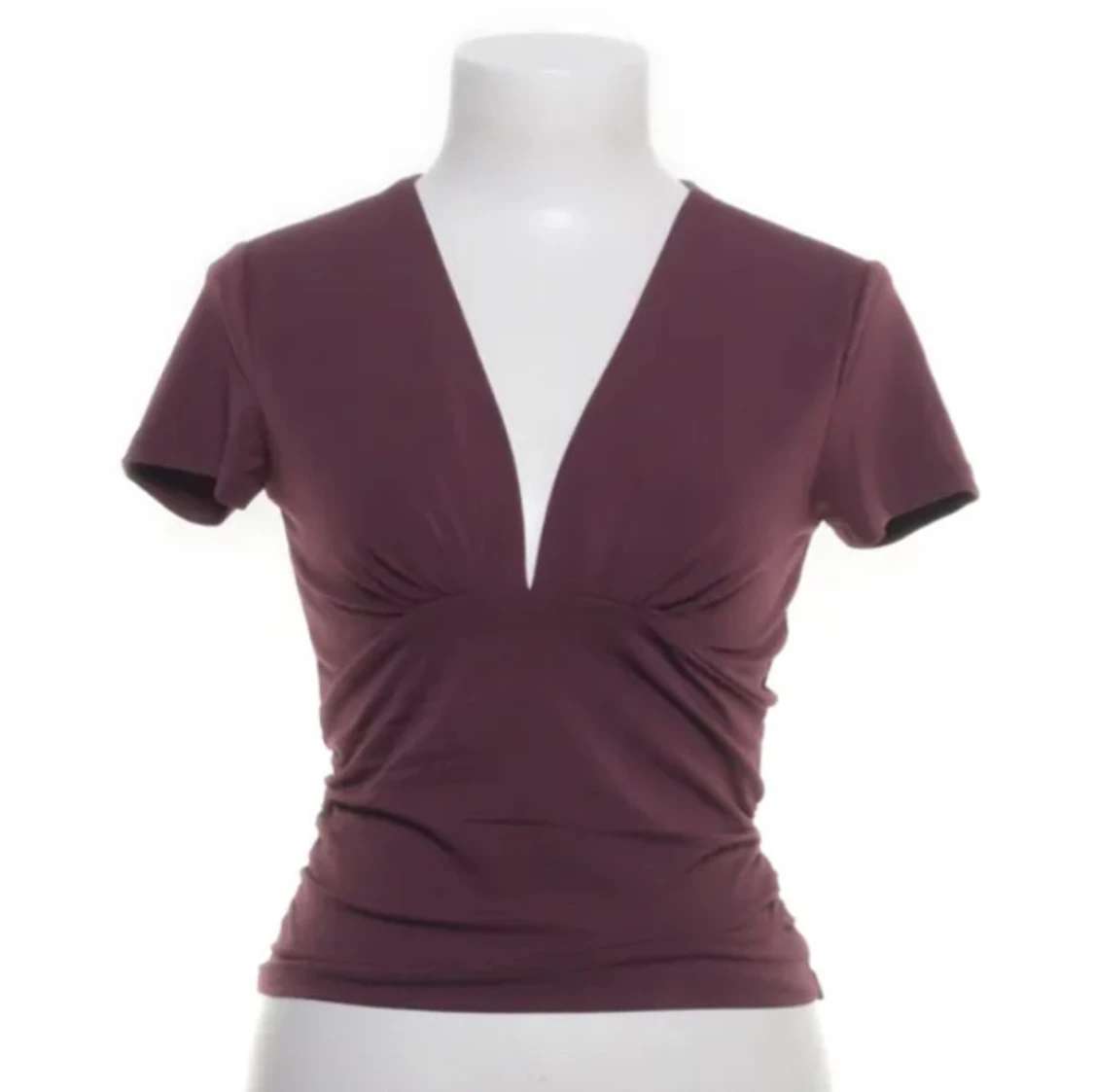 Plommonfärgad v-ringad topp - 1