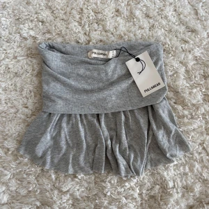 Mini kjol från Pull&Bear - Kjolen har prövats på en gång och är i nytt skick.