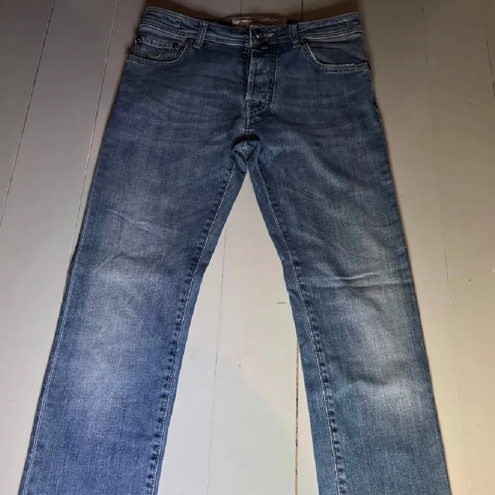 tja, jag säljer dessa jacob cohën jeans. detta är mer av en intressekoll. så hör av er vid funderingar🙌. Farkut & Housut.