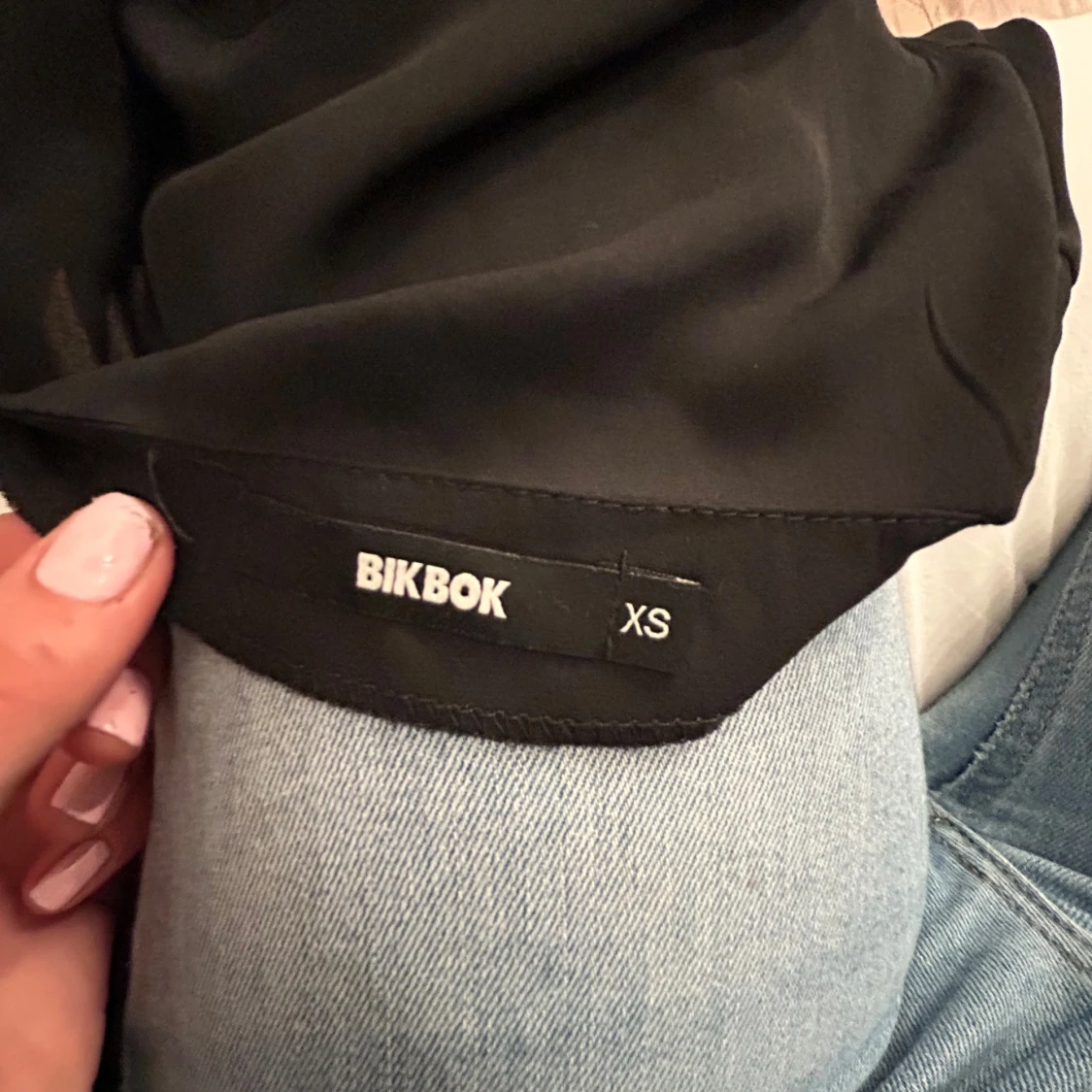 Svart blus från BikBok - 2