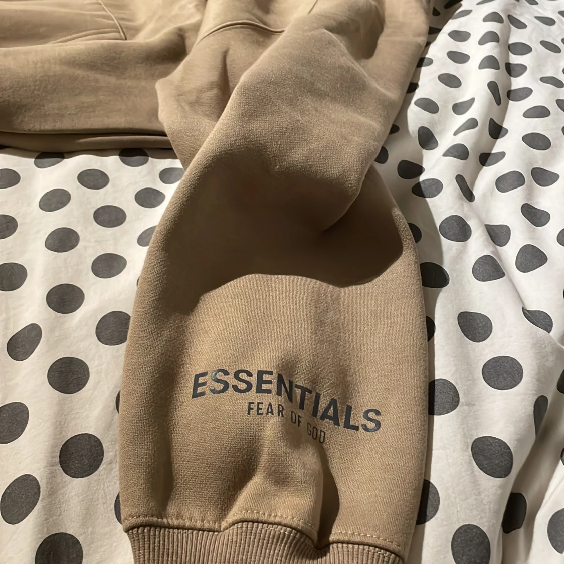 Beige hoodie från Essentials - 1