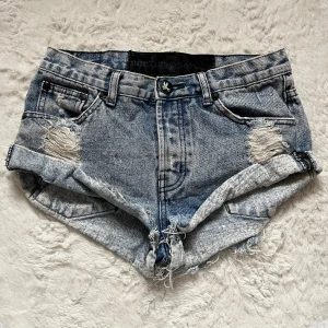 One teaspoon shorts - Passade inte riktigt mig så därför säljer jag! Snygga till sommaren