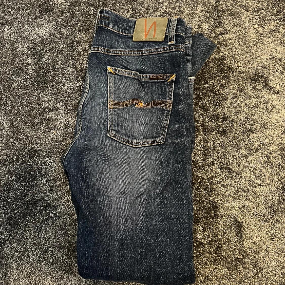 Mörkblå jeans från Nudie