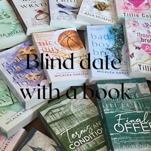 Blind date with a book - Includes 1 random romance book in English and 3  - 5 other items📖🌷 Worth at least 200kr