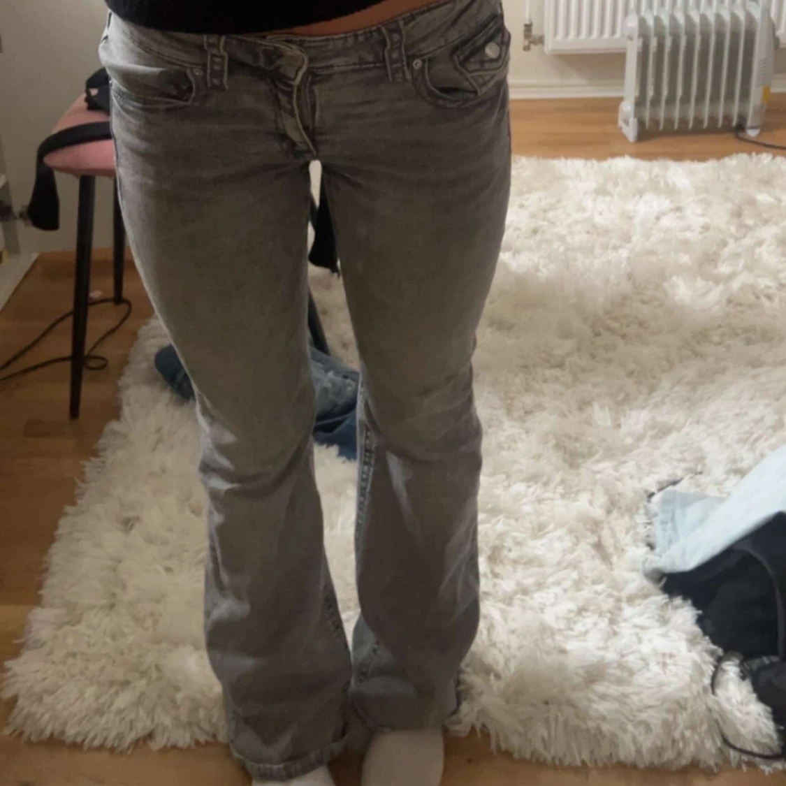 Grå bootcut jeans