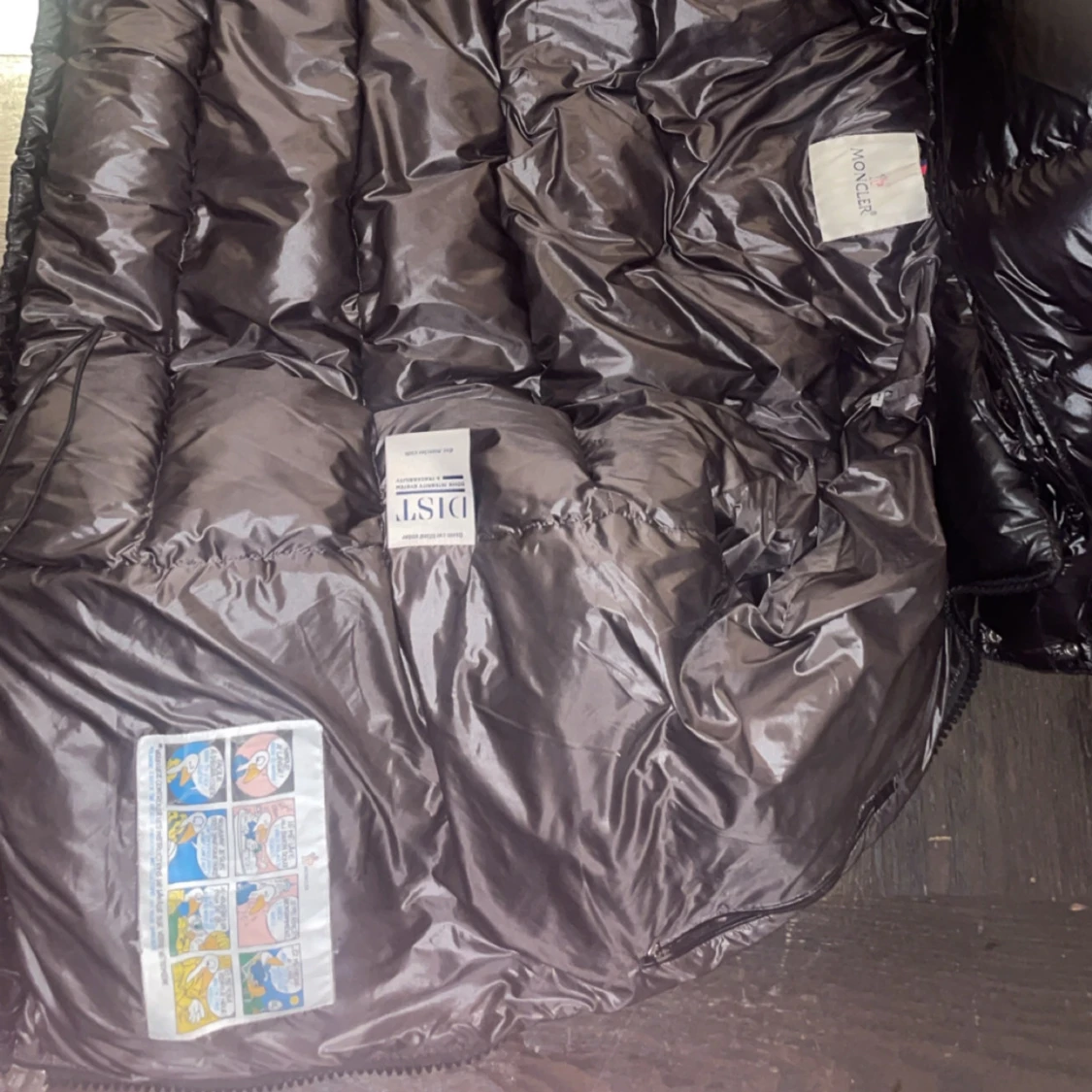 Svart pufferjacka från Moncler - 4