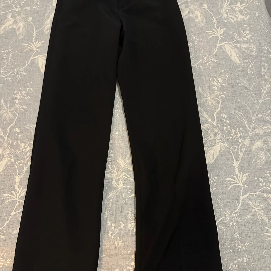 Svarta kostymbyxor från Lindex