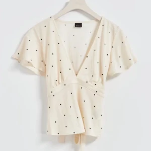 Prickigtopp  - Intressekoll på denna topp från Gina tricot 