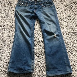 Blå jeans från True Religion - Säljer ett par blå jeans från True Religion Billy 
