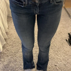 Blå jeans från LTB - Säljer grund av att jag inte har advänt de. Har advänt fåtal gånger och nypris var 750.Priset kan diskuteras 