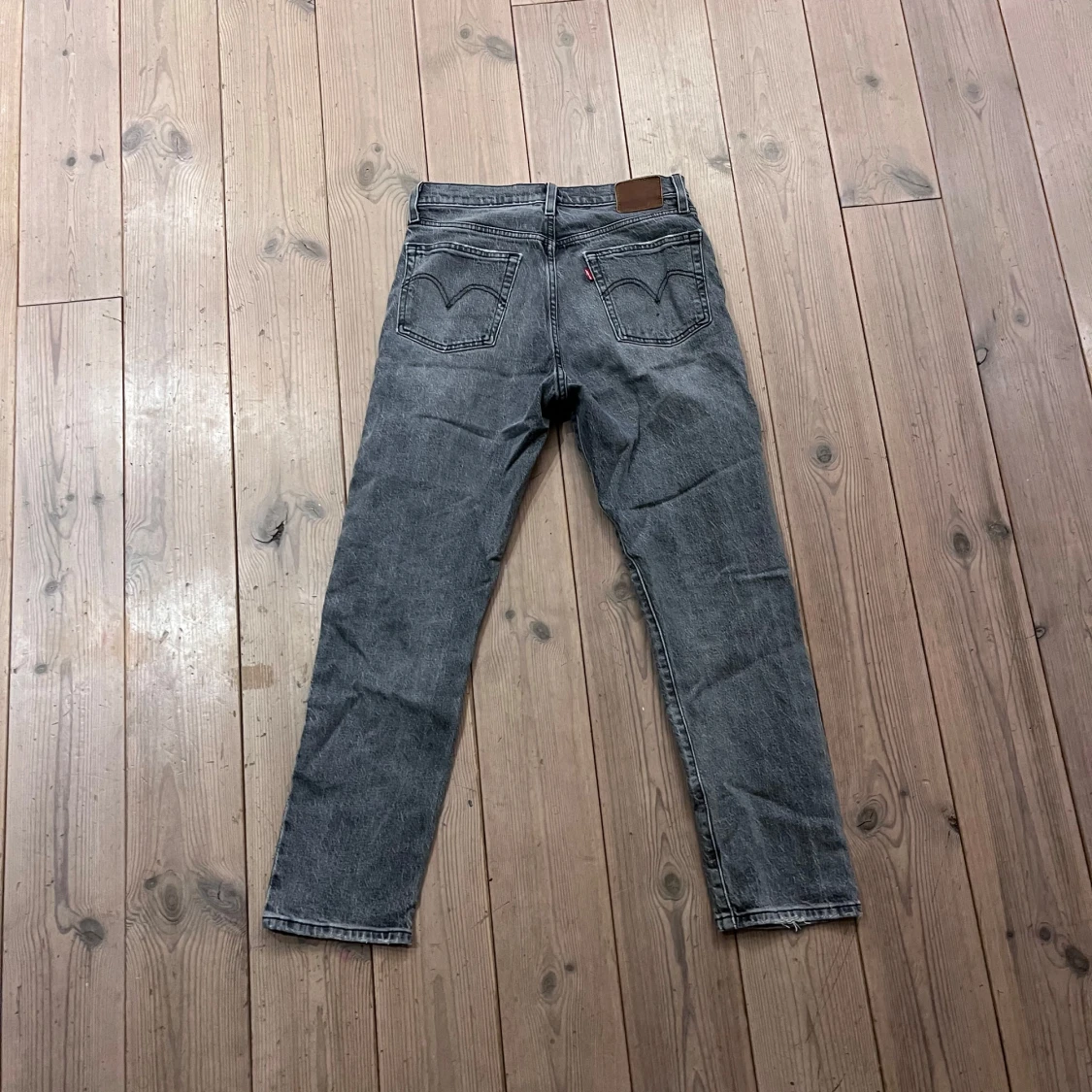 Grå jeans från Levi's - 1