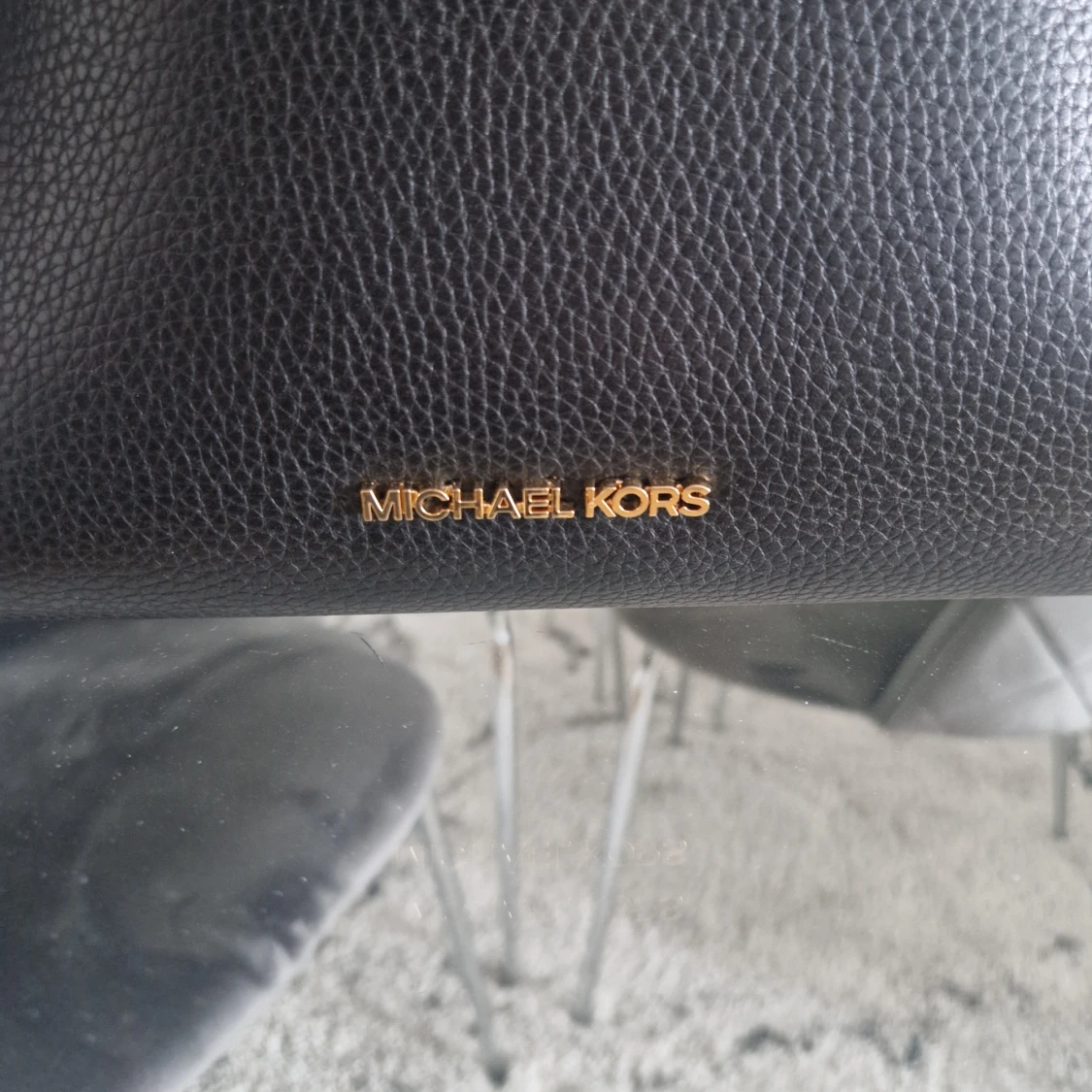 Svart handväska från Michael Kors - 1