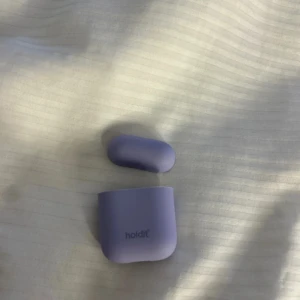 Airpods skal/mobilskal - Gulligt airpods fodral från holdit. 